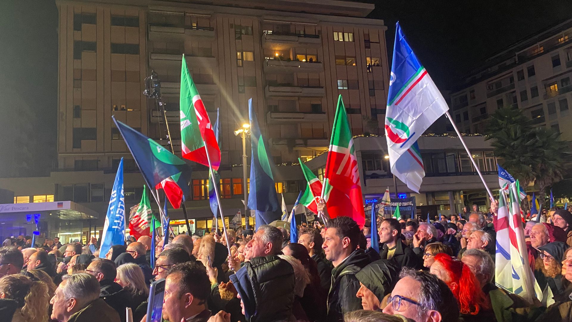 Meloni, Tajani e Salvini: i leader politici a Pescara